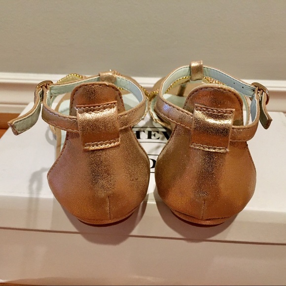 Steve Madden champagne sandals w/ rhinestone - Picture 6 of 6